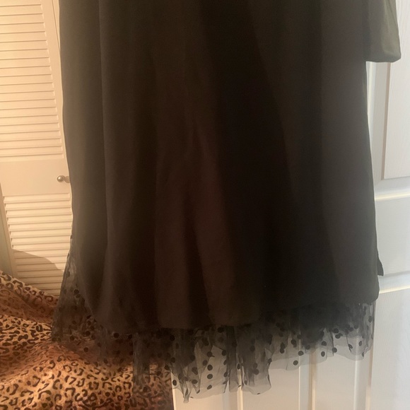 ELLAZHU BLACK WOMEN T-SHIRT DRESS. - Picture 7 of 7